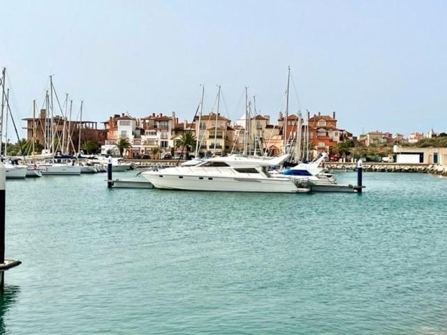 אל פוארטו דה סנטה מריה Gatu Sherry, Junto Puerto Deportivo Y Playa " Preferente Mayores De 25 Anos Y Familias " מראה חיצוני תמונה